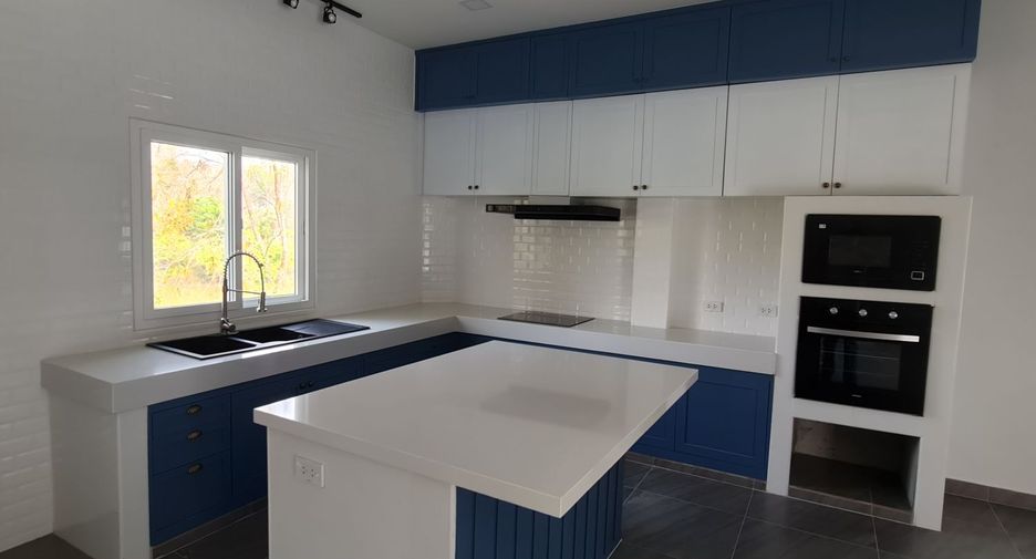For sale 3 bedrooms villa in Mueang Chiang Rai, Chiang Rai