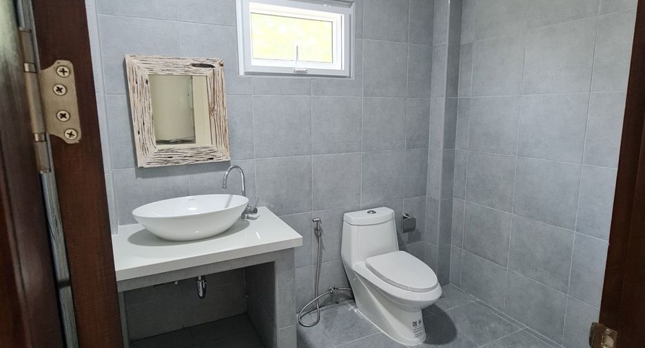 For sale 3 bedrooms villa in Mueang Chiang Rai, Chiang Rai