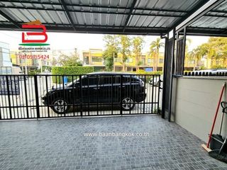 For sale 4 bedrooms townhouse in Mueang Pathum Thani, Pathum Thani