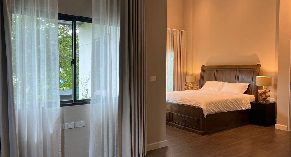 For rent 3 bedrooms house in Saphan Sung, Bangkok