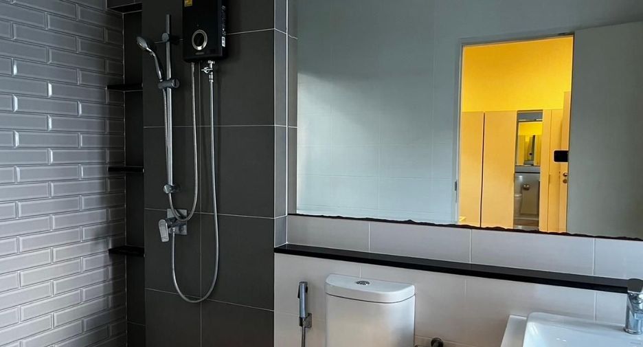 For rent 3 bedrooms house in Saphan Sung, Bangkok
