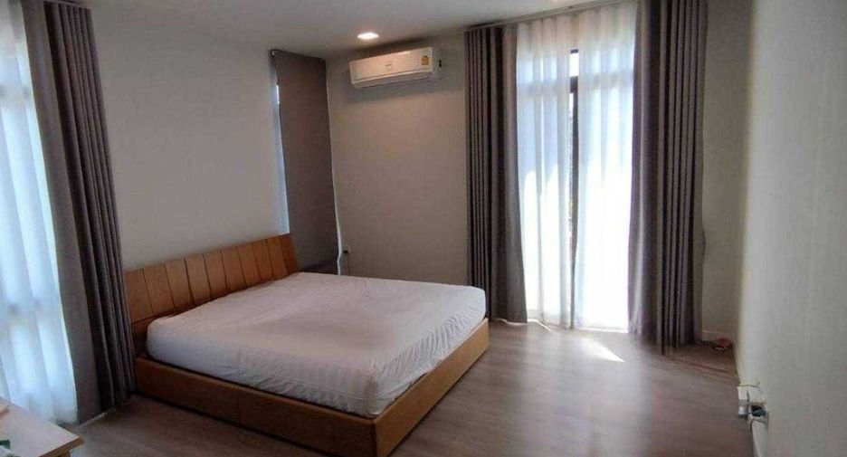 For sale 4 bedrooms house in Bang Khun Thian, Bangkok