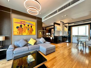 For rent 3 bedrooms condo in Khlong Toei, Bangkok