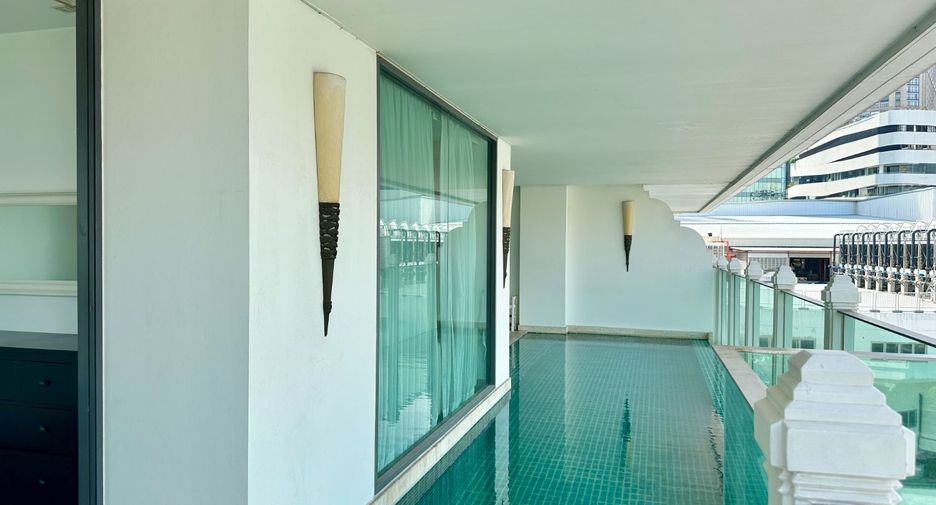 For rent 3 bedrooms condo in Watthana, Bangkok