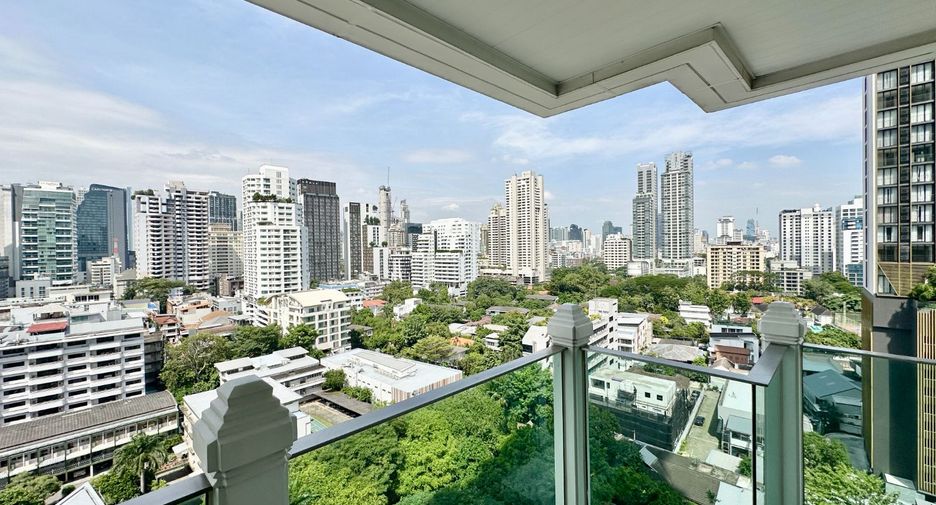 For rent 3 bedrooms condo in Watthana, Bangkok