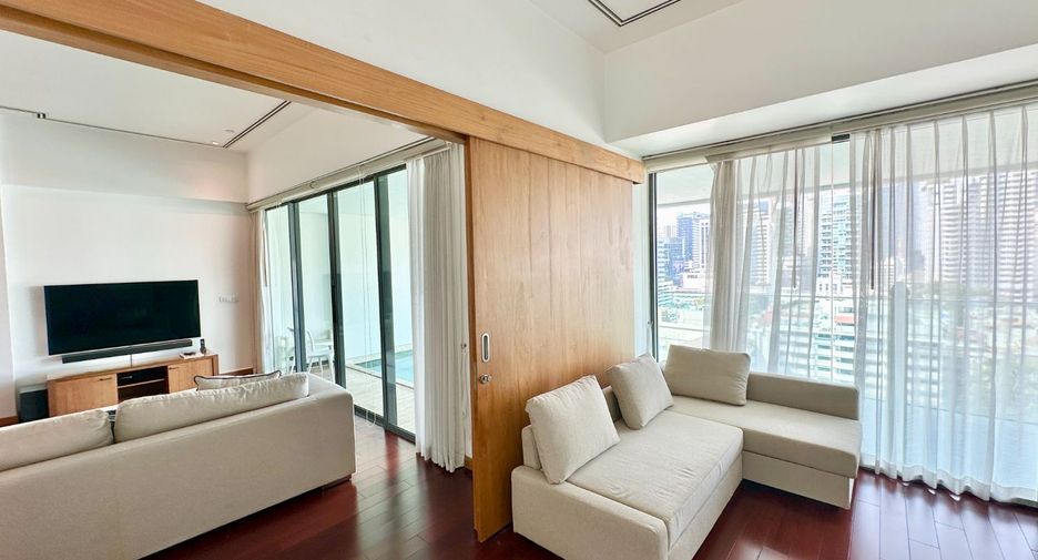 For rent 3 bedrooms condo in Watthana, Bangkok