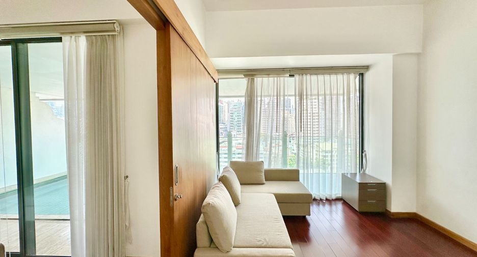 For rent 3 bedrooms condo in Watthana, Bangkok