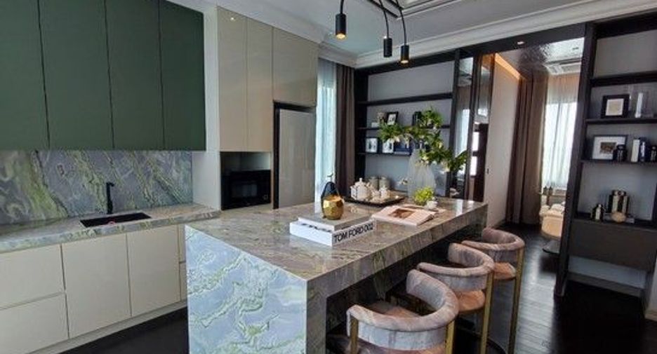 For sale 5 bedrooms house in Saphan Sung, Bangkok