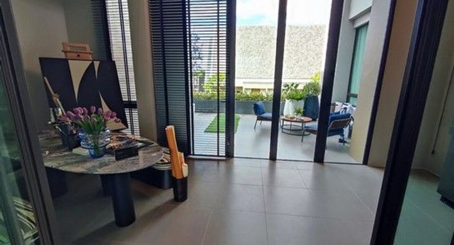 For sale 5 bedrooms house in Saphan Sung, Bangkok