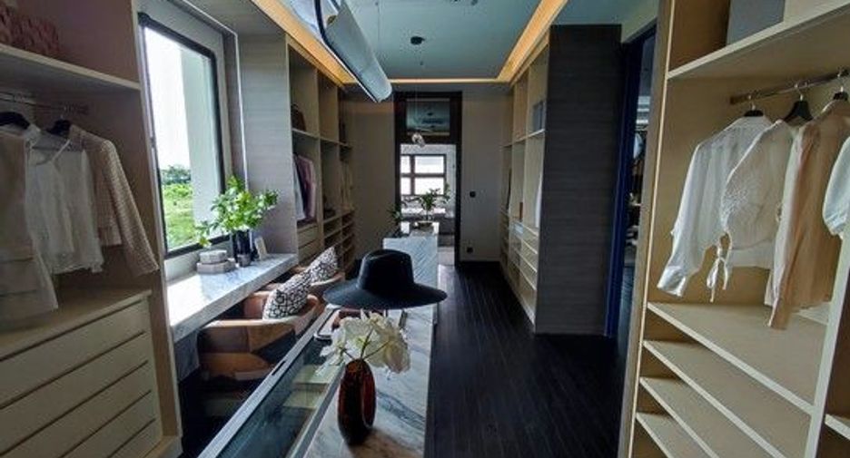For sale 5 bedrooms house in Saphan Sung, Bangkok