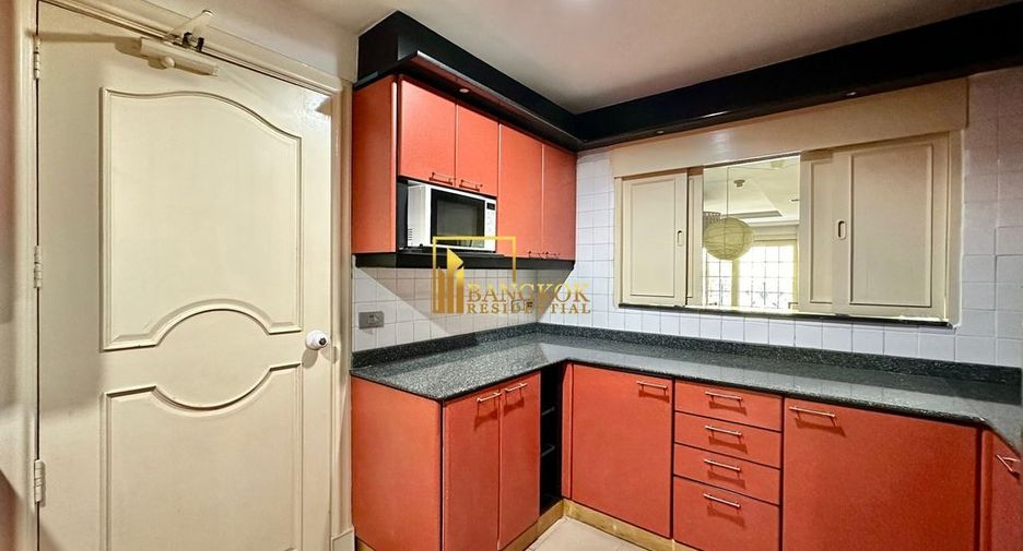 Wohnung zur Miete mit 3 Zimmer in Khlong Toei, Bangkok