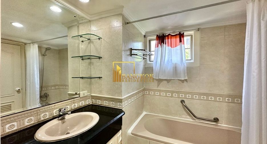 Wohnung zur Miete mit 3 Zimmer in Khlong Toei, Bangkok