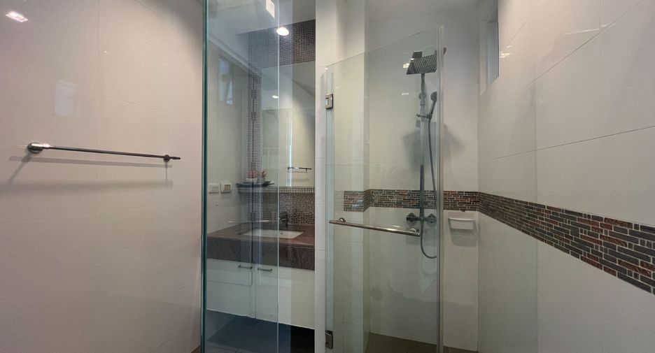 For sale 2 bed condo in Nuea Khlong, Krabi