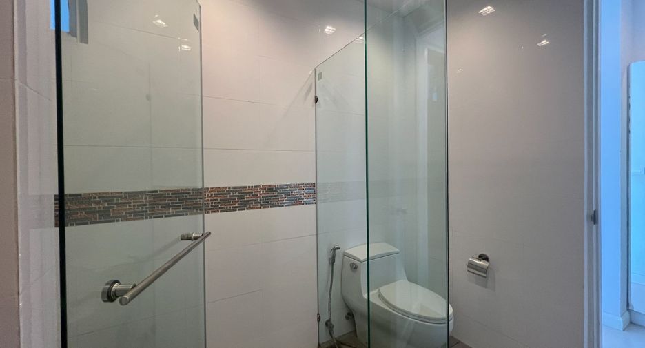 For sale 2 bed condo in Nuea Khlong, Krabi