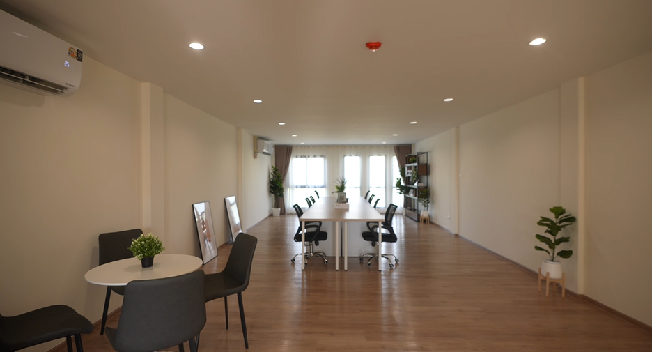 Local comercial en venta de 2 habitaciones en Hang Dong, Chiang Mai
