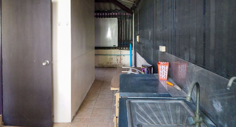 Casa en venta de 3 habitaciones en Sam Phran, Nakhon Pathom