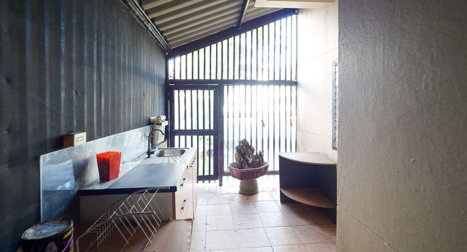 Casa en venta de 3 habitaciones en Sam Phran, Nakhon Pathom
