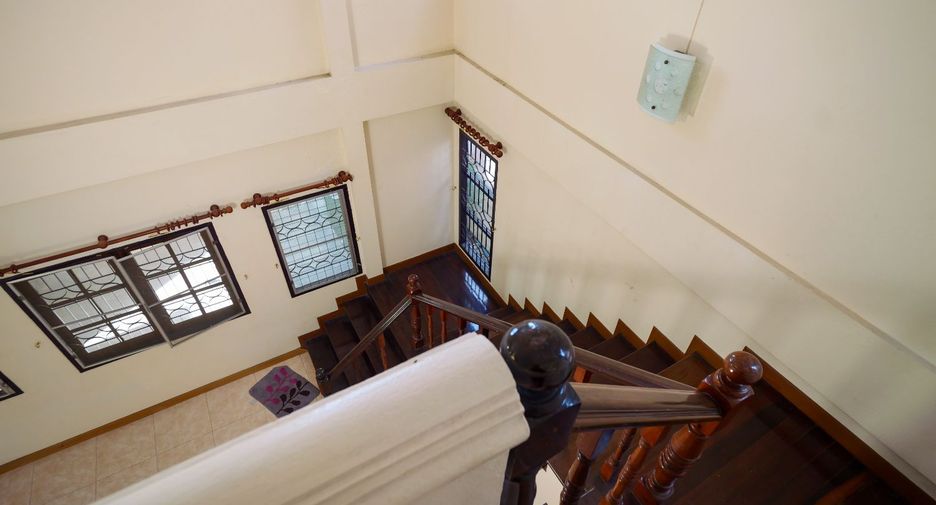 Casa en venta de 3 habitaciones en Sam Phran, Nakhon Pathom