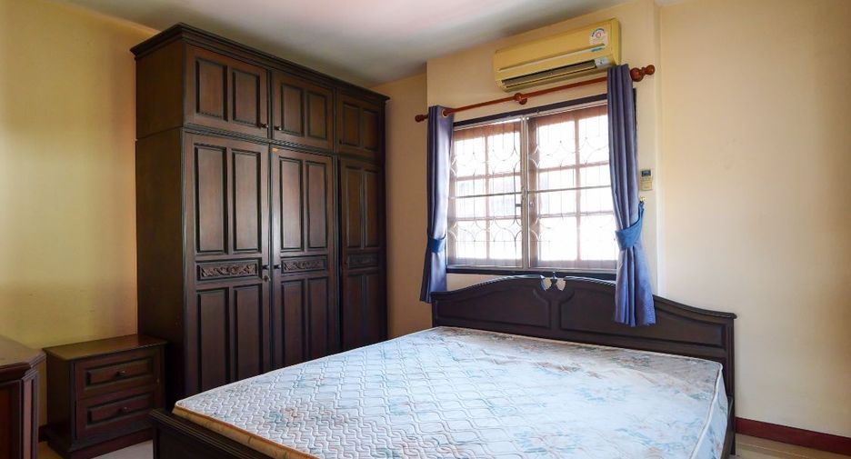 Casa en venta de 3 habitaciones en Sam Phran, Nakhon Pathom