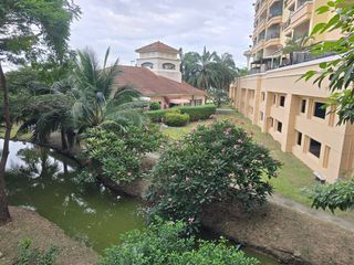 For sale 2 bed condo in Mueang Pathum Thani, Pathum Thani