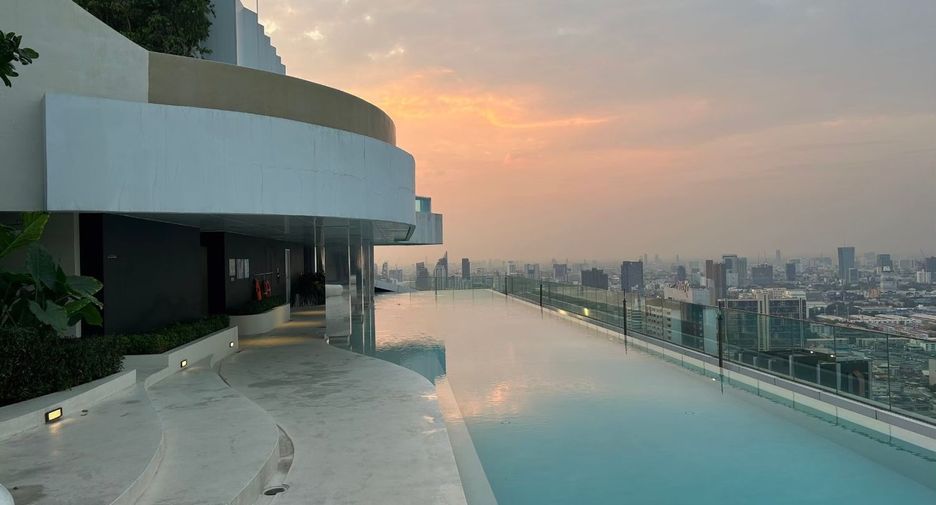 For sale 1 bed condo in Huai Khwang, Bangkok