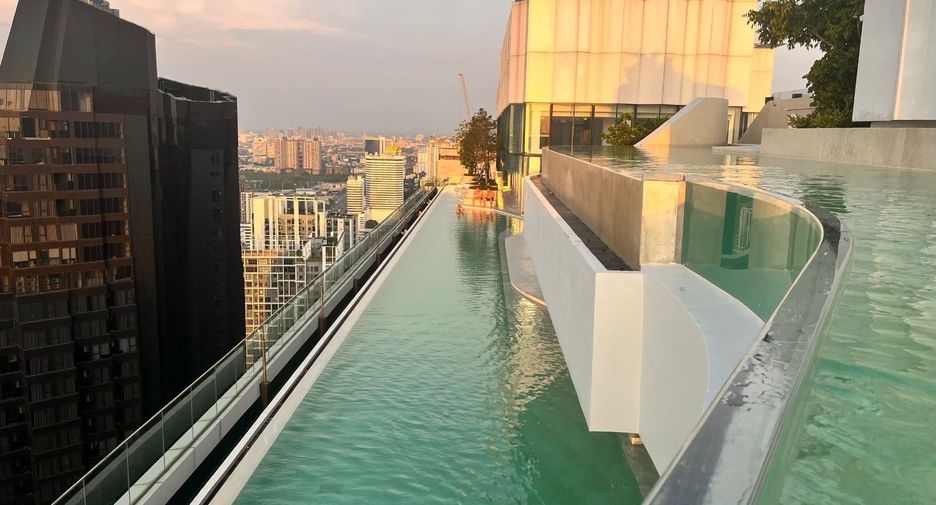 For sale 1 bed condo in Huai Khwang, Bangkok