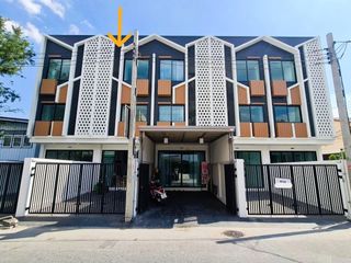 For sale retail Space in Mueang Samut Prakan, Samut Prakan