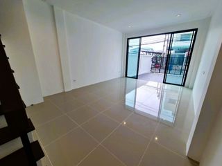 For sale retail Space in Mueang Samut Prakan, Samut Prakan