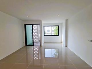For sale retail Space in Mueang Samut Prakan, Samut Prakan