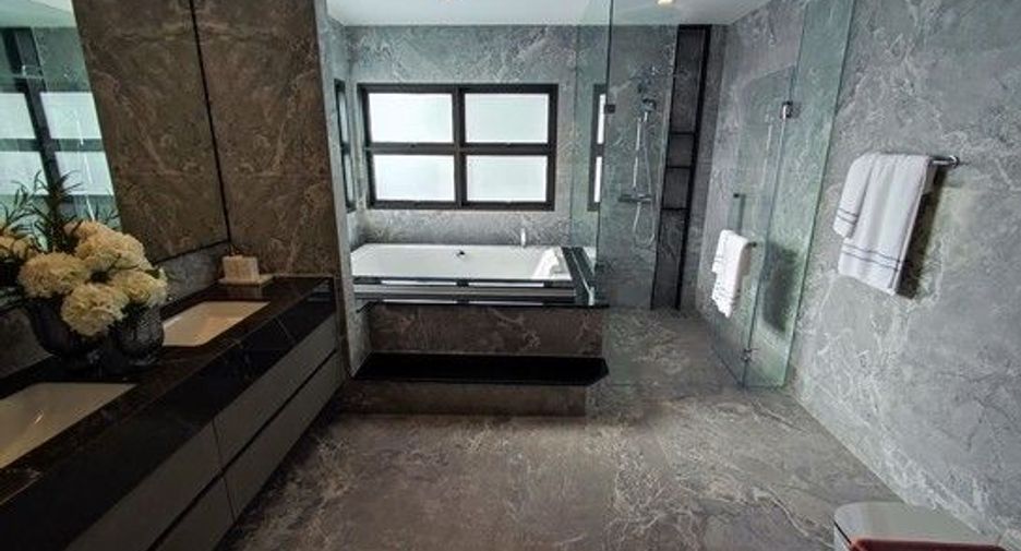 For sale 4 bedrooms house in Prawet, Bangkok