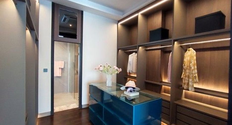 For sale 4 bedrooms house in Prawet, Bangkok