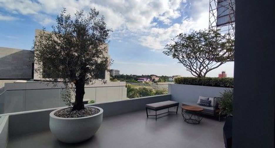 For sale 4 bedrooms house in Prawet, Bangkok