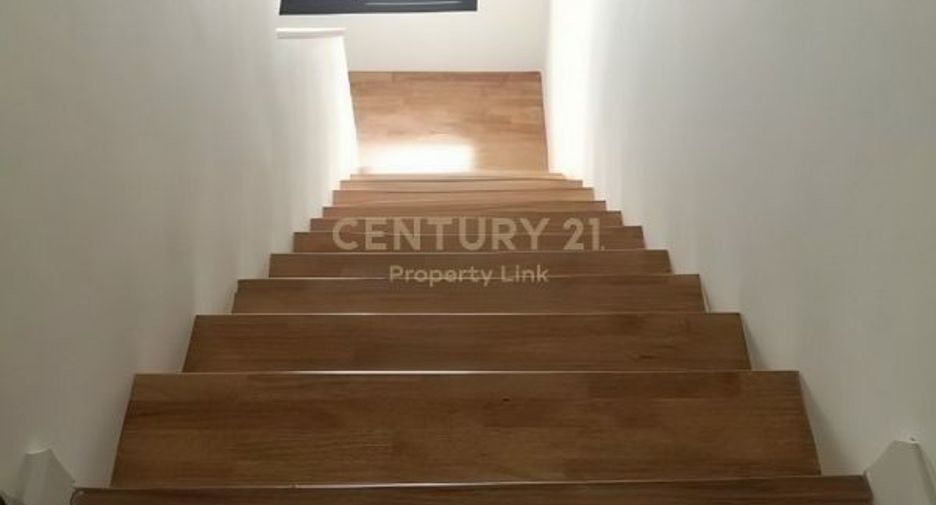 For rent and for sale 3 bedrooms townhouse in Lat Phrao, Bangkok