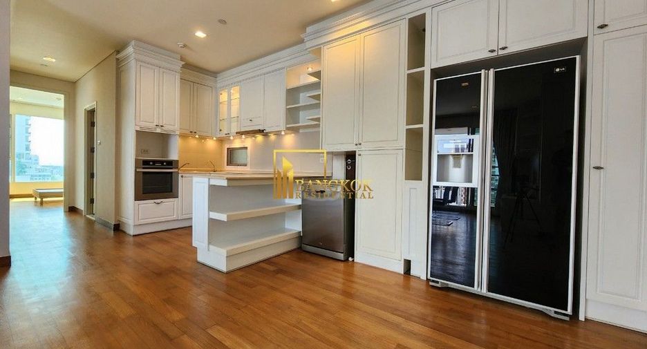 For rent 4 bedrooms condo in Watthana, Bangkok