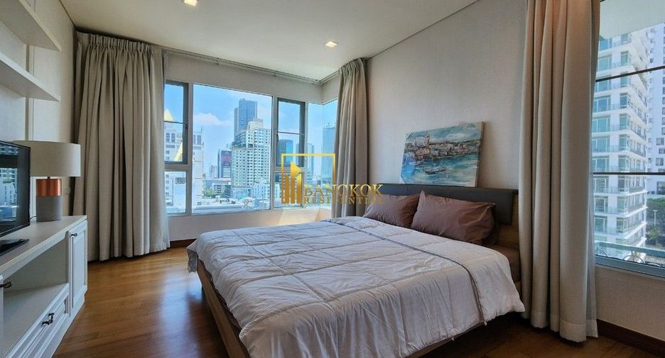 For rent 4 bedrooms condo in Watthana, Bangkok