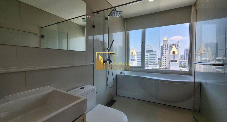 For rent 4 bedrooms condo in Watthana, Bangkok