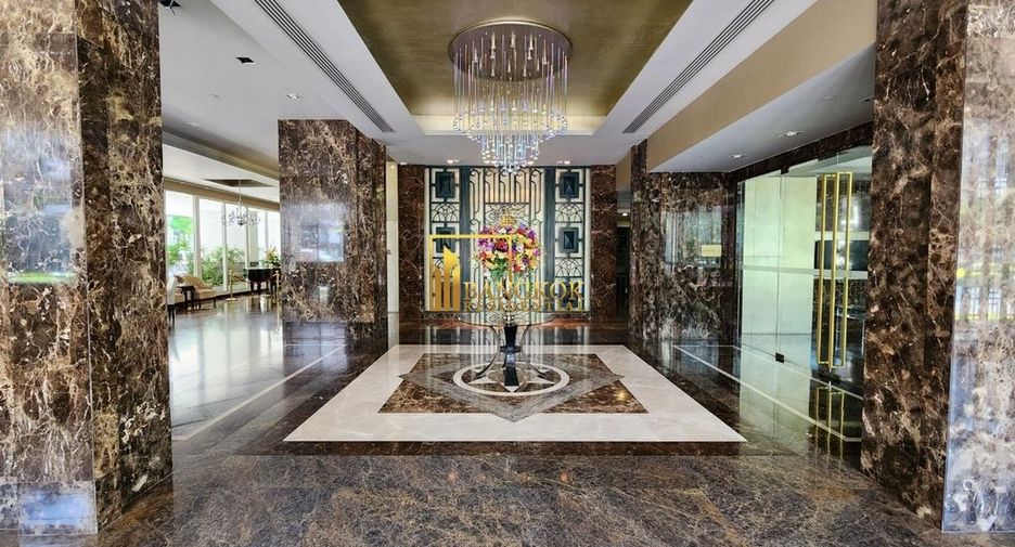 For rent 4 bedrooms condo in Watthana, Bangkok