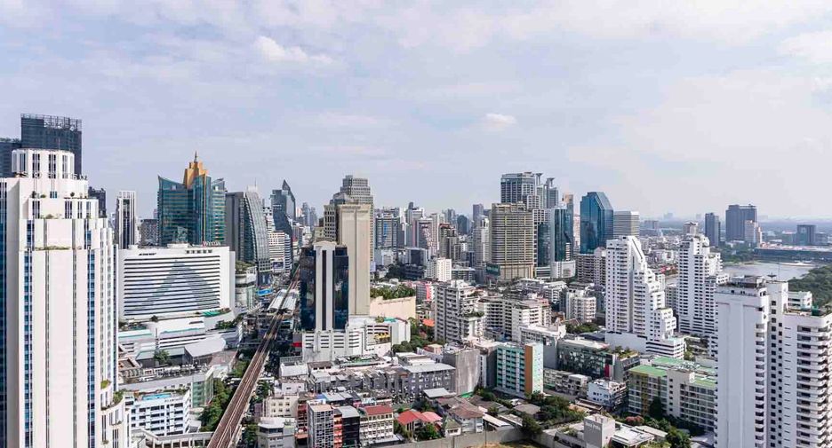 For rent 3 bedrooms condo in Khlong Toei, Bangkok