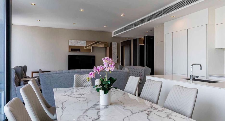 For rent 3 bedrooms condo in Khlong Toei, Bangkok