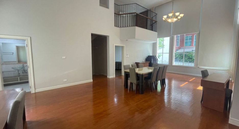 Wohnung zur Miete mit 3 Zimmer in Watthana, Bangkok
