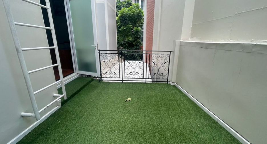 Wohnung zur Miete mit 3 Zimmer in Watthana, Bangkok