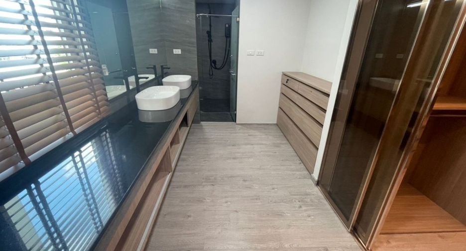 Wohnung zur Miete mit 3 Zimmer in Watthana, Bangkok