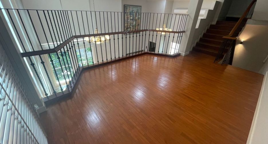 Wohnung zur Miete mit 3 Zimmer in Watthana, Bangkok