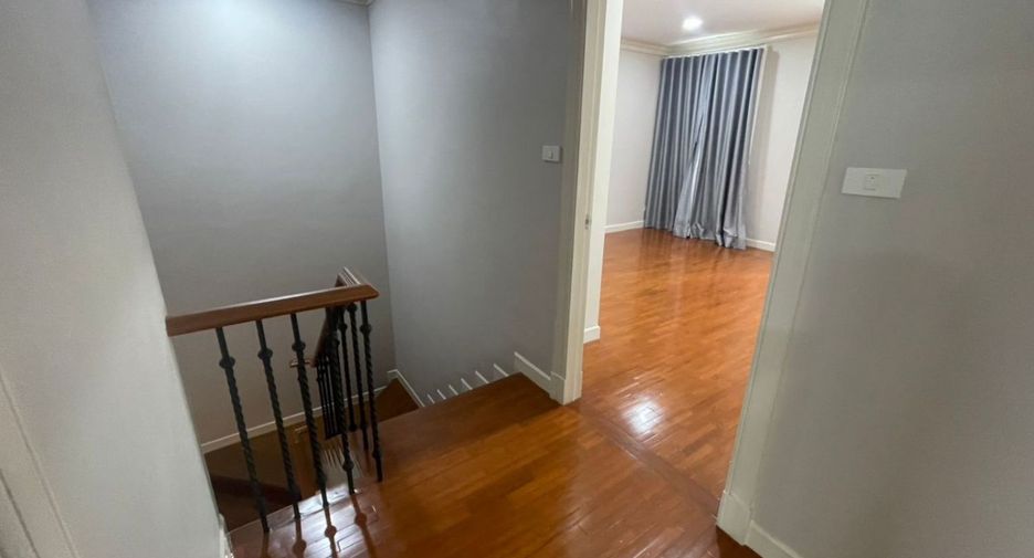 Wohnung zur Miete mit 3 Zimmer in Watthana, Bangkok