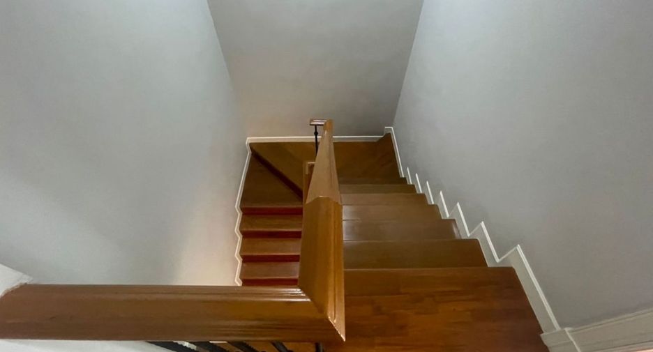 Wohnung zur Miete mit 3 Zimmer in Watthana, Bangkok