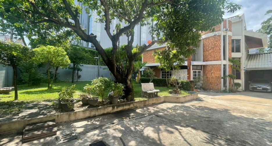 À louer et à vendre 3 chambres maison à Khlong Toei, Bangkok