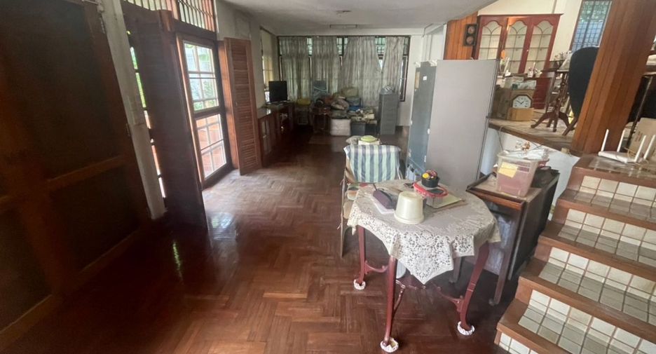 À louer et à vendre 3 chambres maison à Khlong Toei, Bangkok