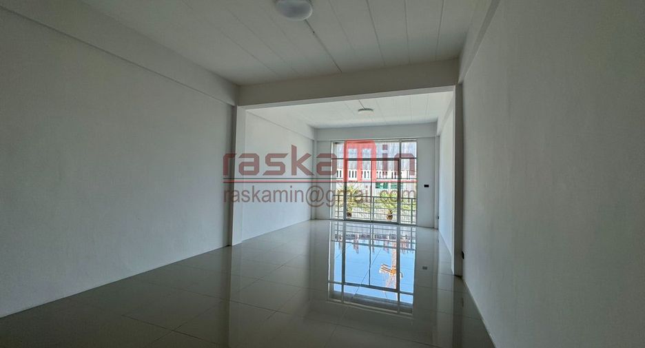 For sale 3 bedrooms retail Space in Bang Lamung, Chonburi