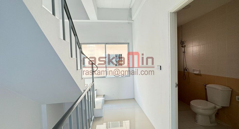 For sale 3 bedrooms retail Space in Bang Lamung, Chonburi