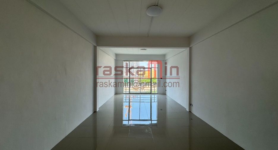 For sale 3 bedrooms retail Space in Bang Lamung, Chonburi